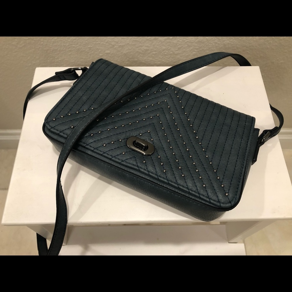 Teal Crossbody with Rivets ✨3 for $20✨